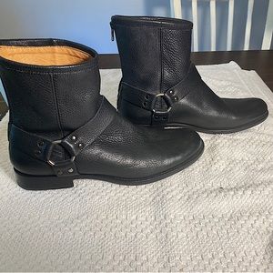 Frye Harness Boots Men’s size 9 1/2 BLACK